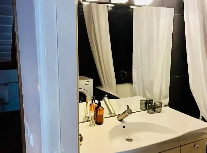 Apartament Lossi 21/23 *